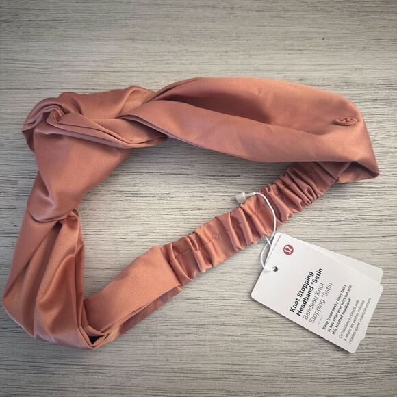 Lululemon knot stopping headband - Picture 2 of 5